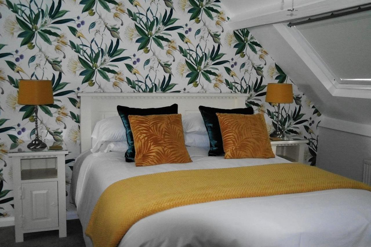 White Linen Whitby, Room Only エクステリア 写真