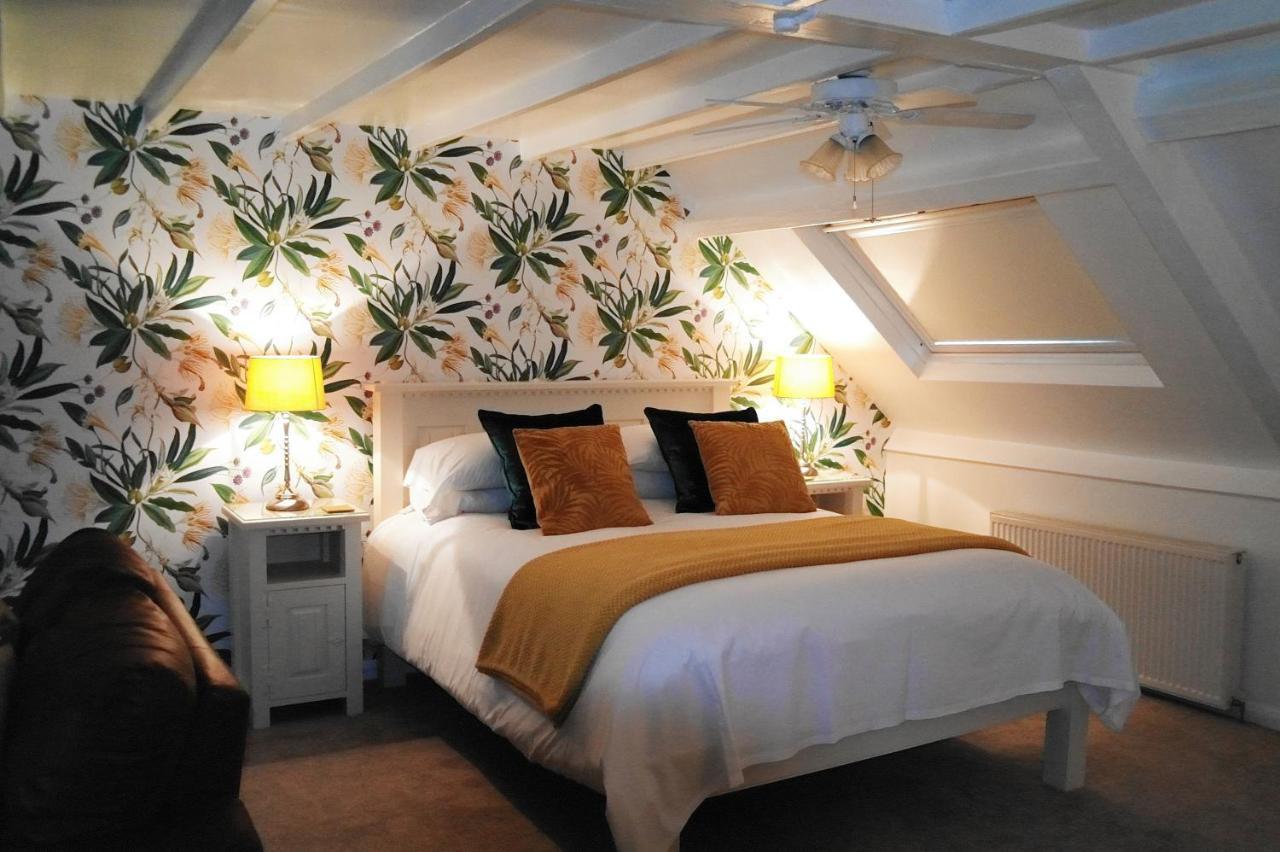 White Linen Whitby, Room Only エクステリア 写真