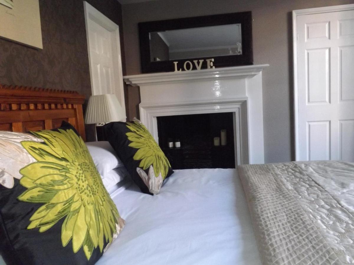 White Linen Whitby, Room Only エクステリア 写真