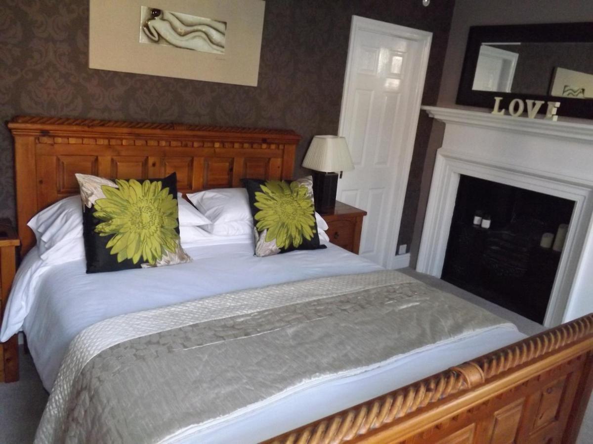 White Linen Whitby, Room Only エクステリア 写真